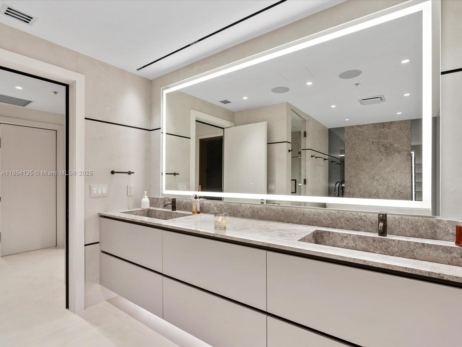 VILLAS OF POSITANO CONDO · #V5 in Hollywood - Photo 36