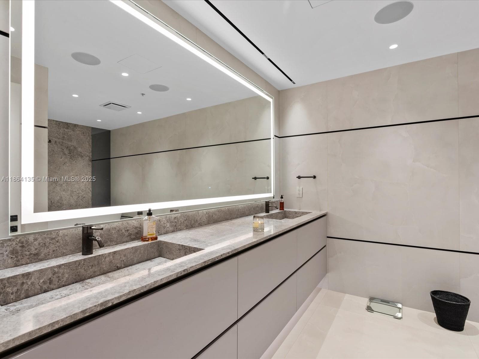 VILLAS OF POSITANO CONDO · #V5 in Hollywood - Photo 33