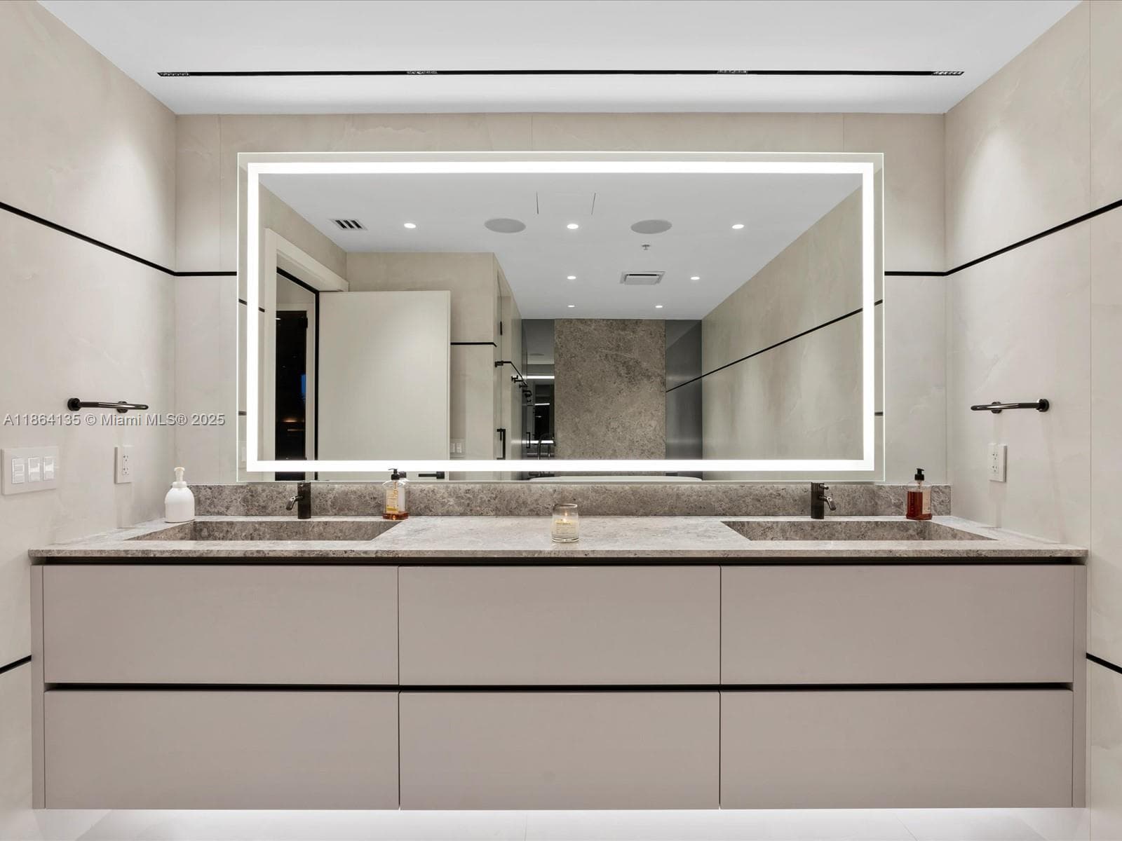 VILLAS OF POSITANO CONDO · #V5 in Hollywood - Photo 37