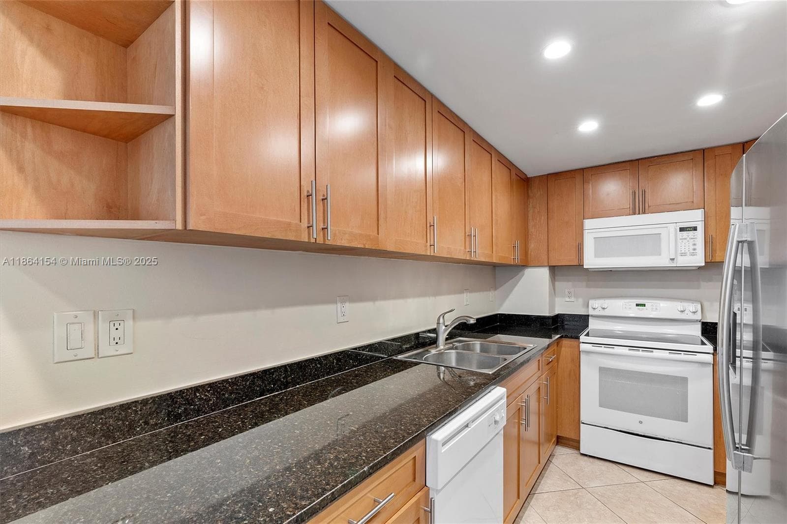 ISLAND POINTE CONDO · #6H in Bay Harbor Islands - Photo 11