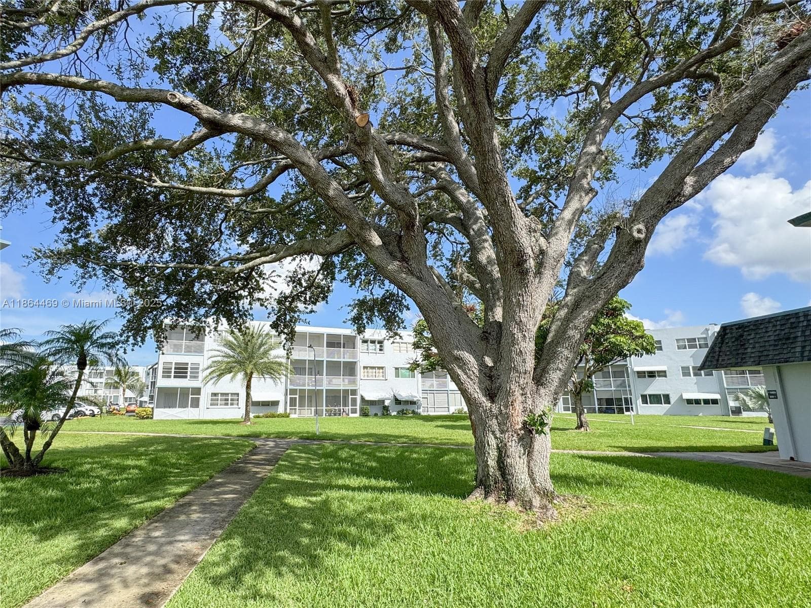 Sheridan Lakes · #105 in Hollywood - Photo 40