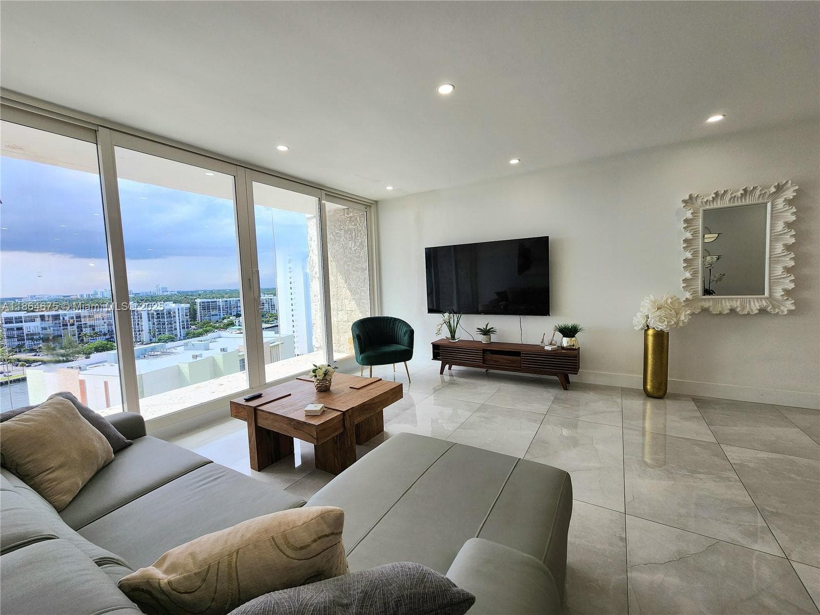ALEXANDER TOWERS CONDO · #1502 in Hollywood - Photo 8