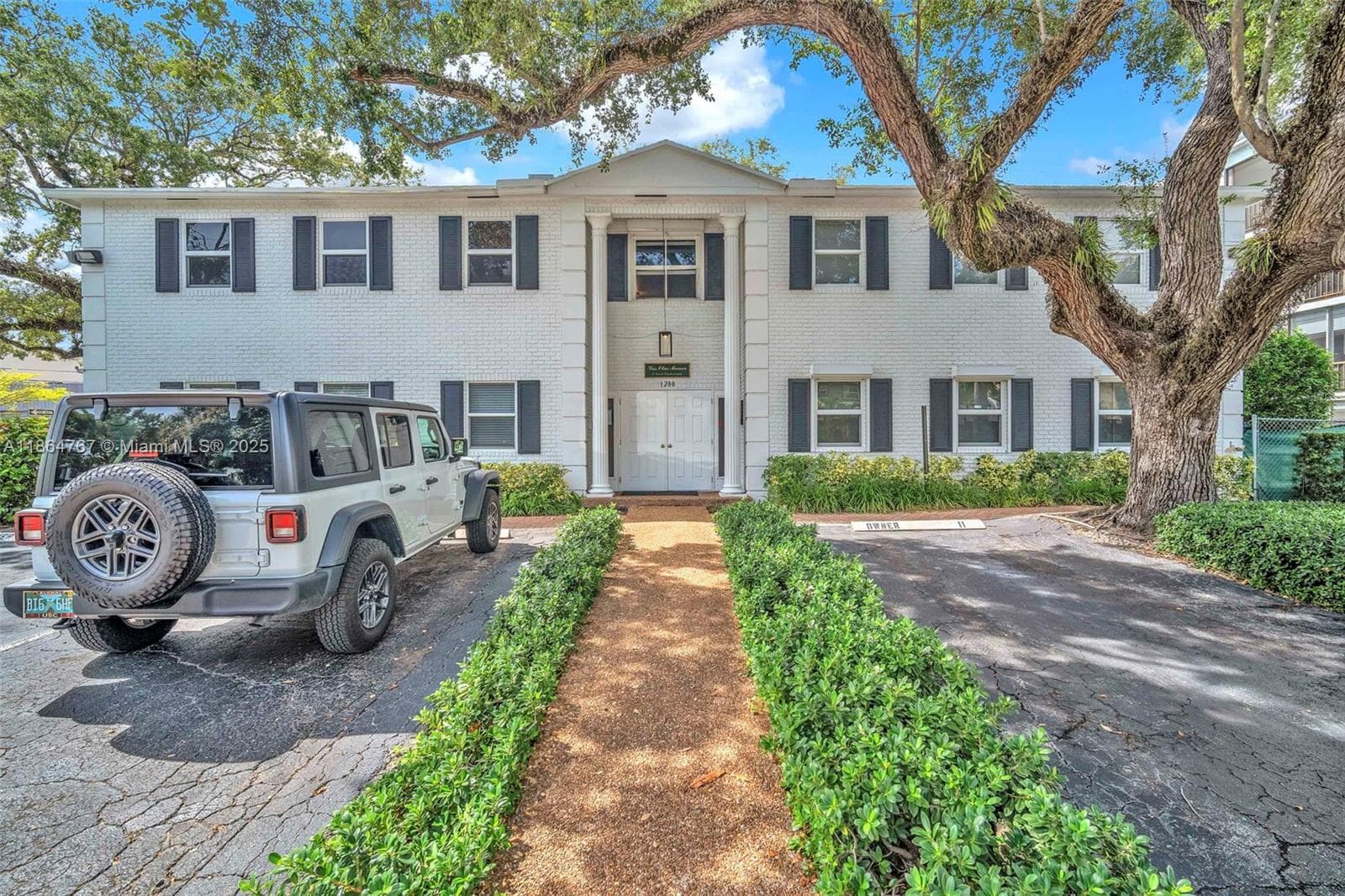 Las Olas Manor · #1 in Fort Lauderdale - Photo 2