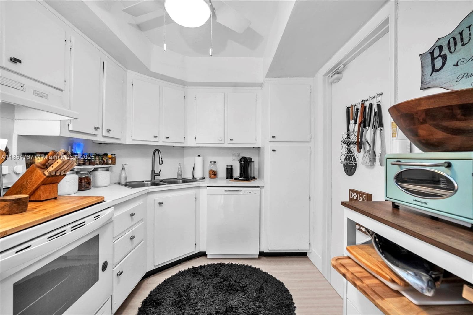 Las Olas Manor · #1 in Fort Lauderdale - Photo 12