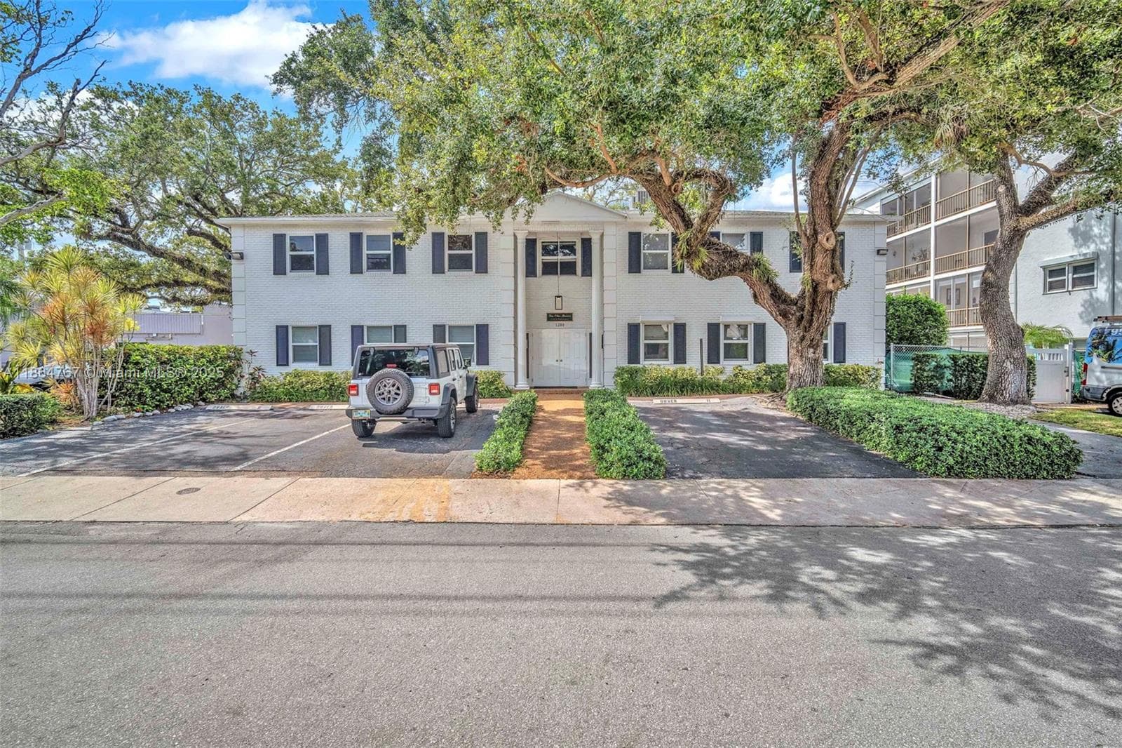 Las Olas Manor · #1 in Fort Lauderdale - Photo 3