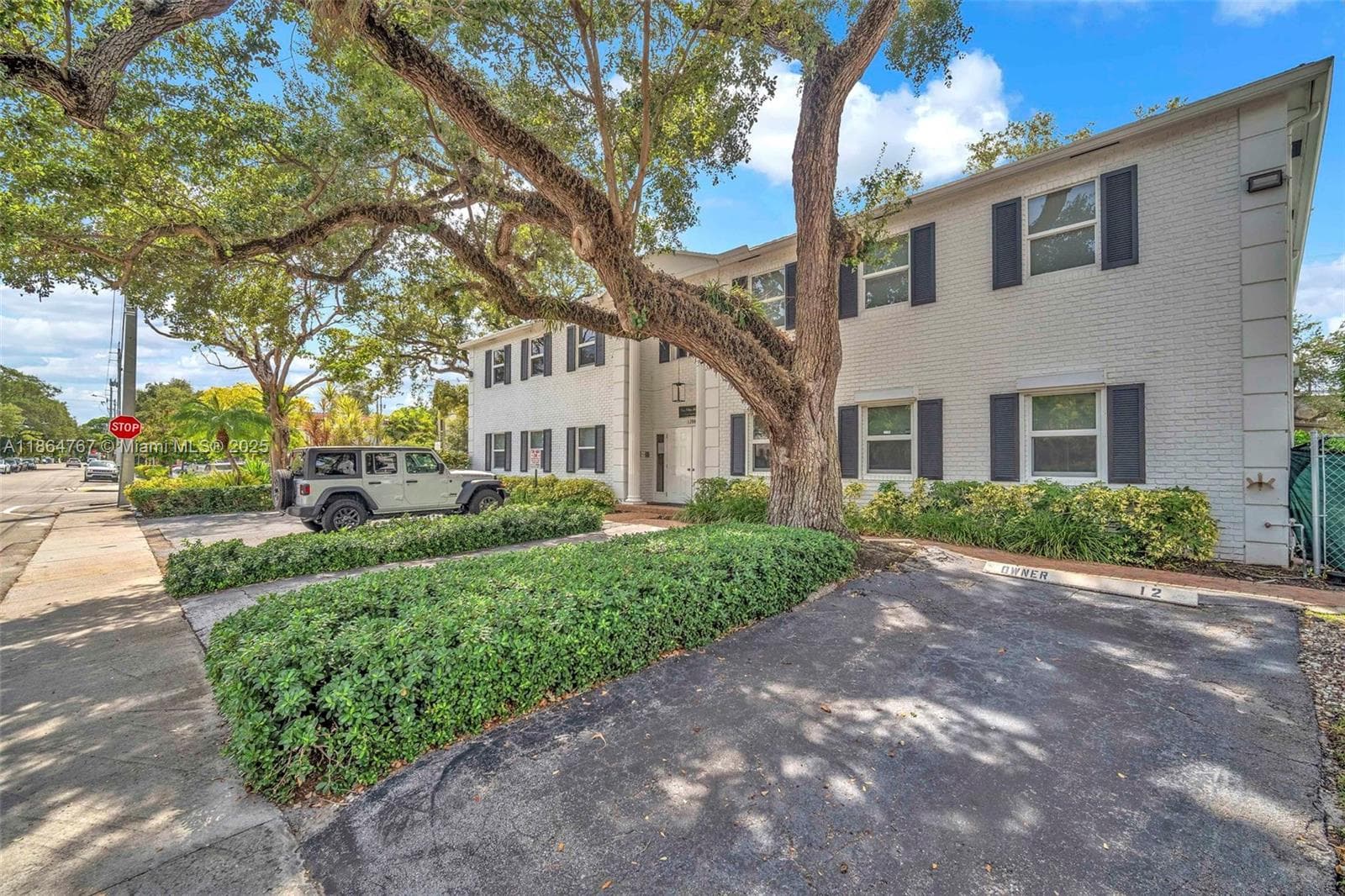 Las Olas Manor · #1 in Fort Lauderdale - Photo 1