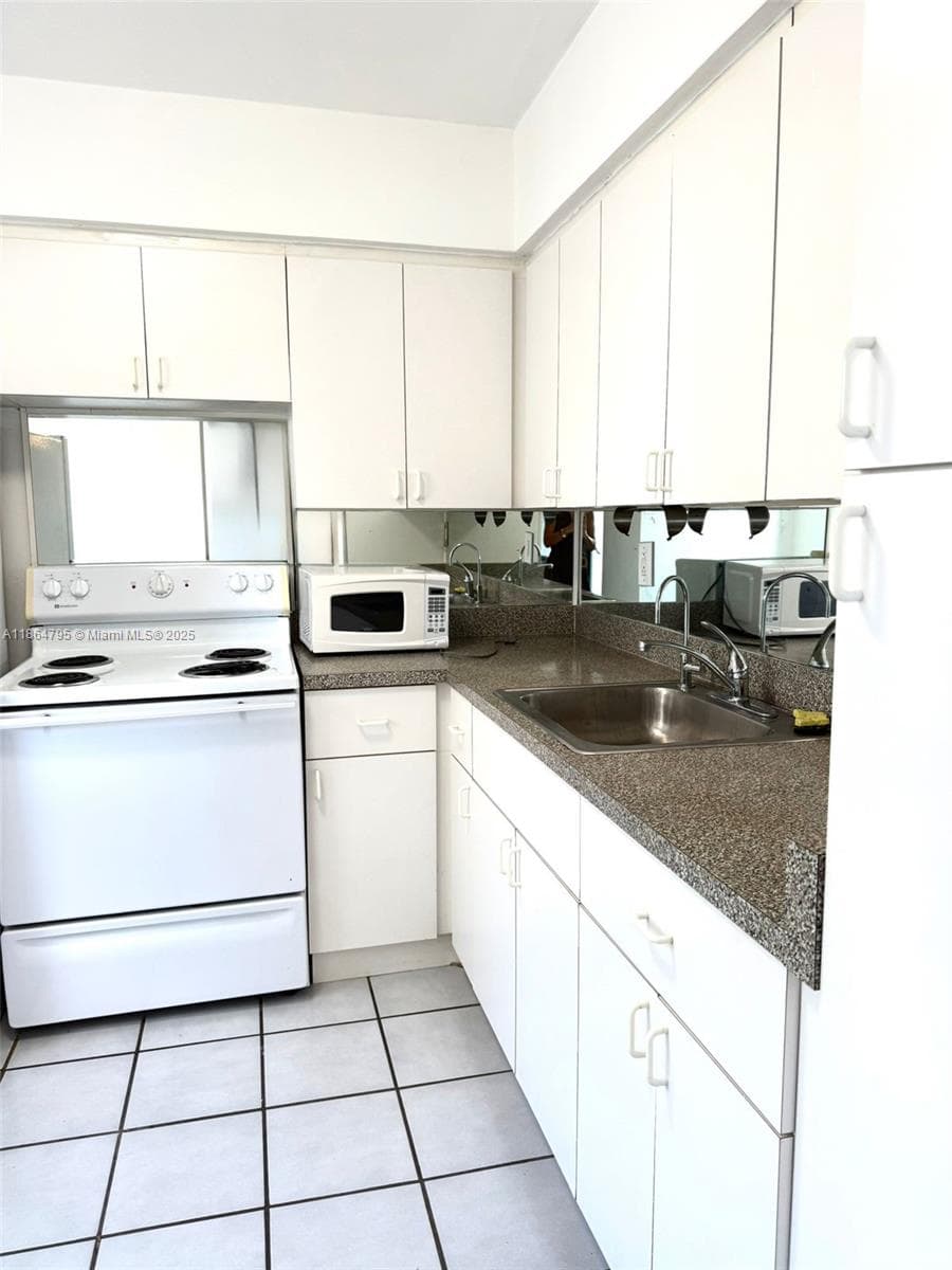 Four winds · #307 in Surfside - Photo 10