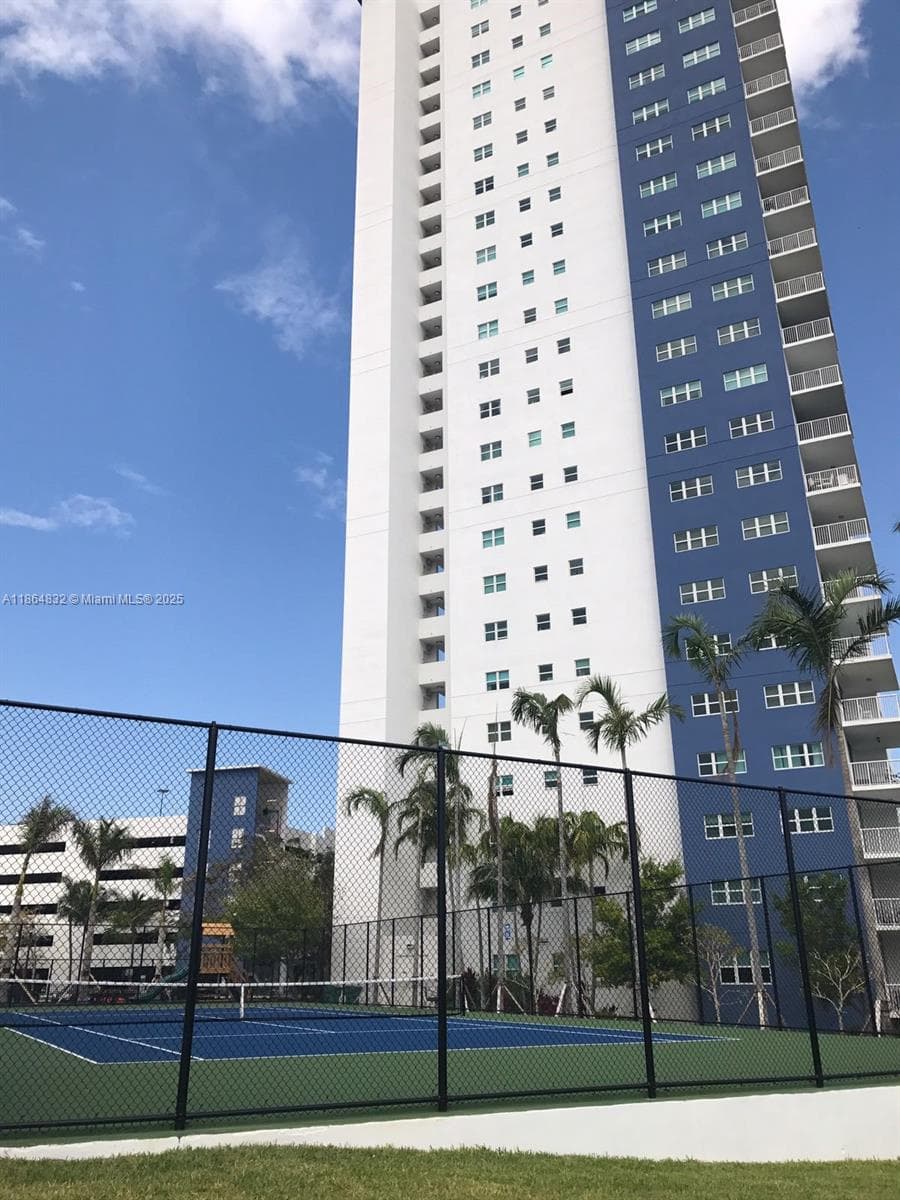 One Fifty One Biscayne · #1909 in North Miami - Photo 21