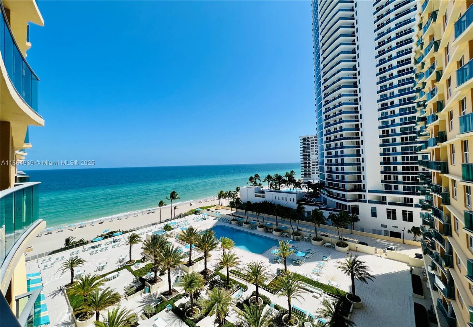 THE WAVE CONDO · #918 in Hollywood - Photo 1