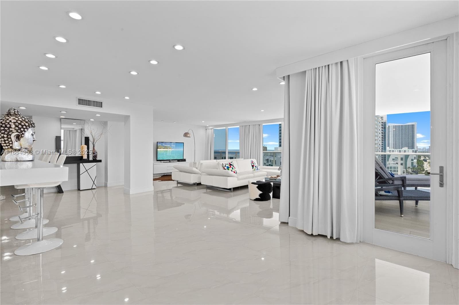 AQUARIUS CONDO · #PH08N in Hollywood - Photo 1