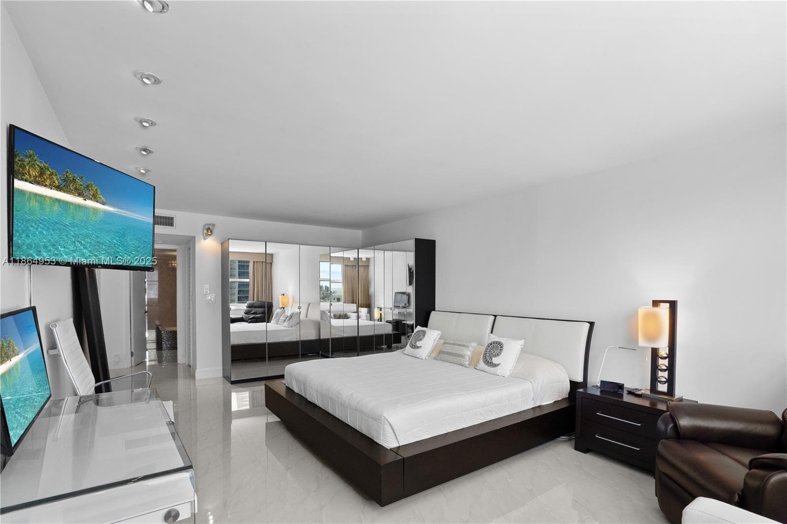 AQUARIUS CONDO · #PH08N in Hollywood - Photo 8
