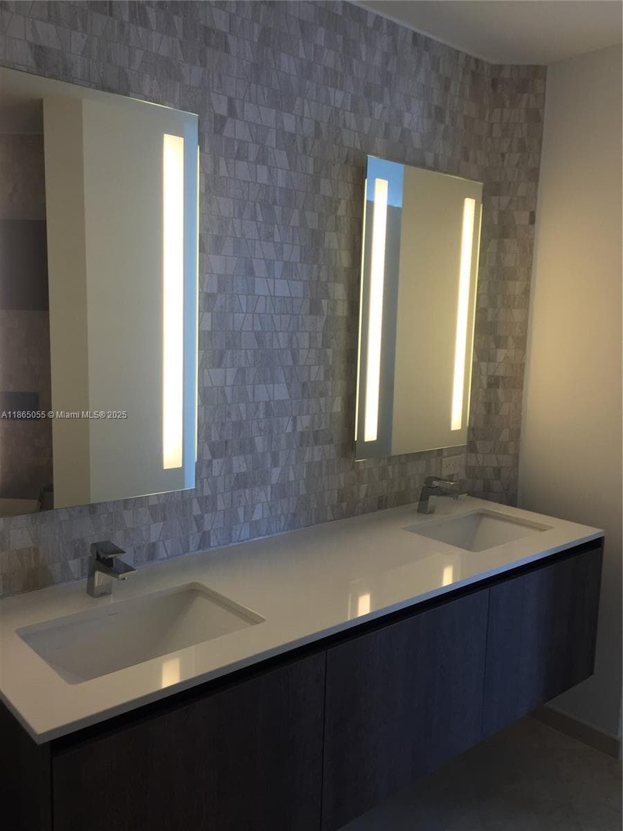 Reach Brickell City Centre · #2611 in Miami - Photo 22