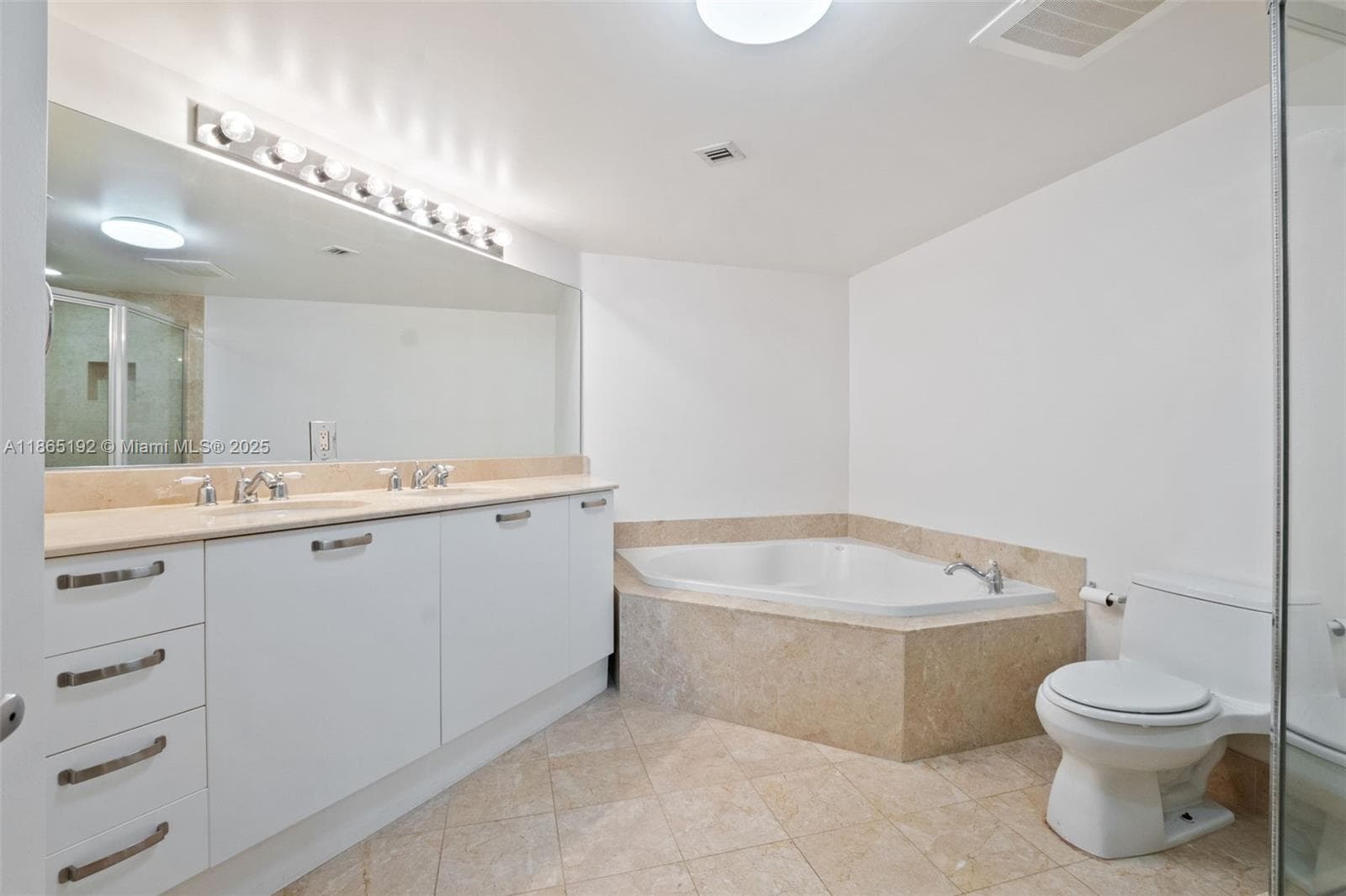 Vue · #701 in Fort Lauderdale - Photo 12