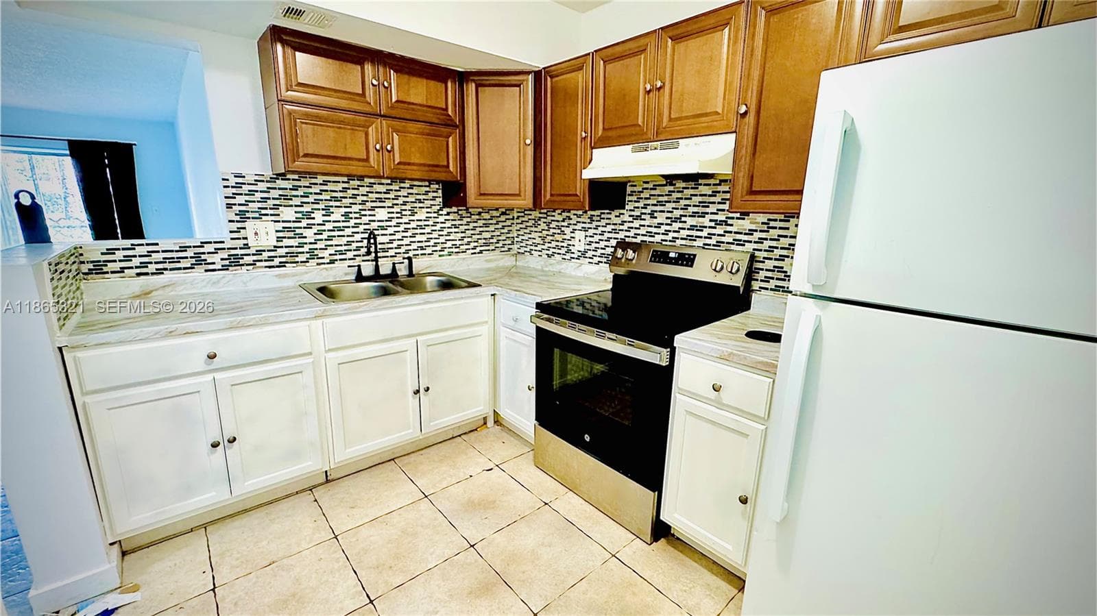 Royal Point Condominium · #109 in Lauderdale Lakes - Photo 2