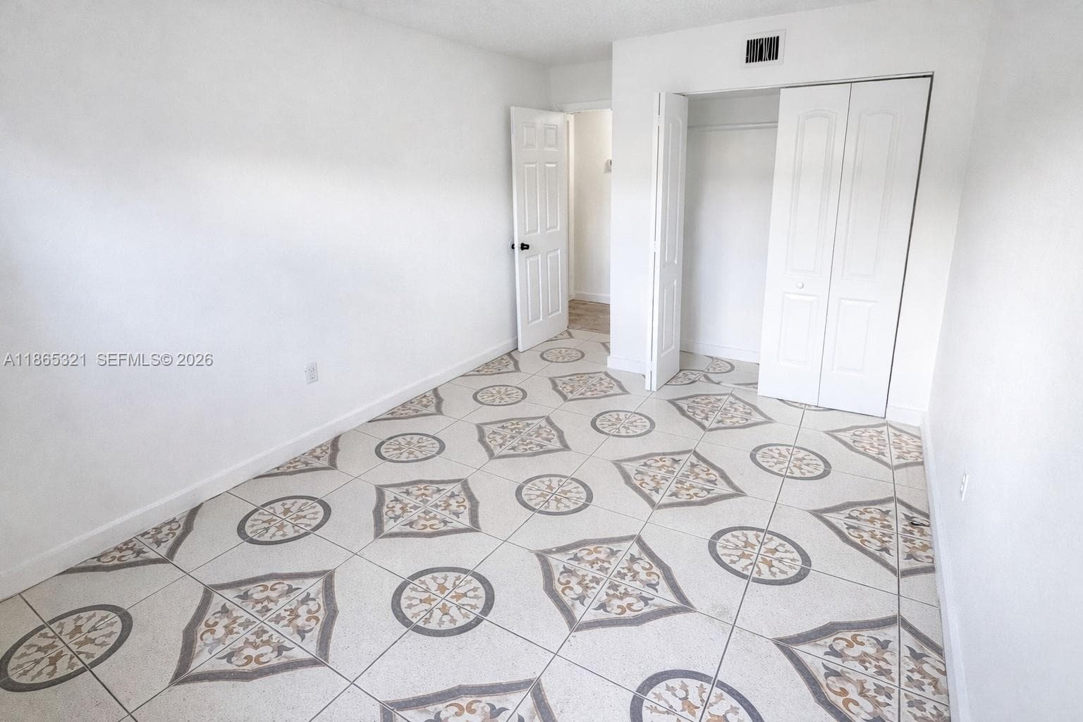 Royal Point Condominium · #109 in Lauderdale Lakes - Photo 12