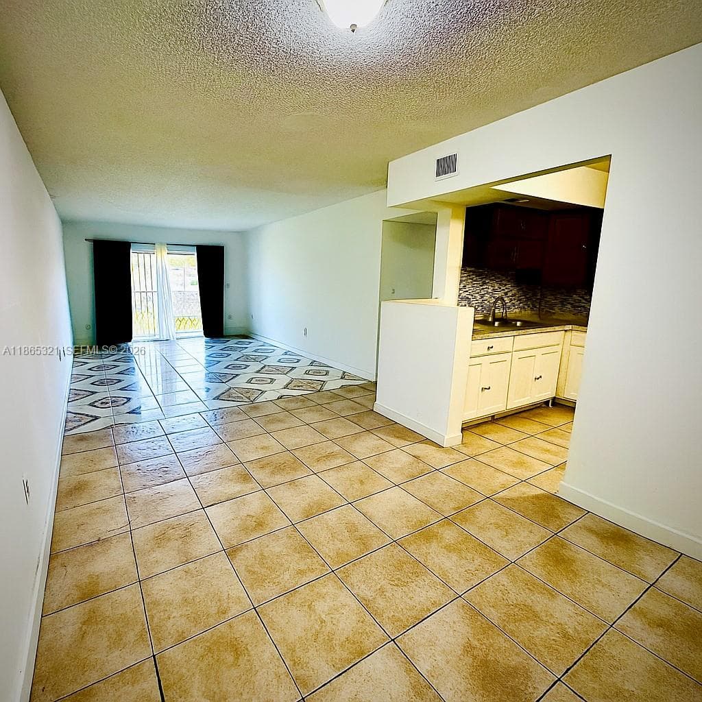 Royal Point Condominium · #109 in Lauderdale Lakes - Photo 8