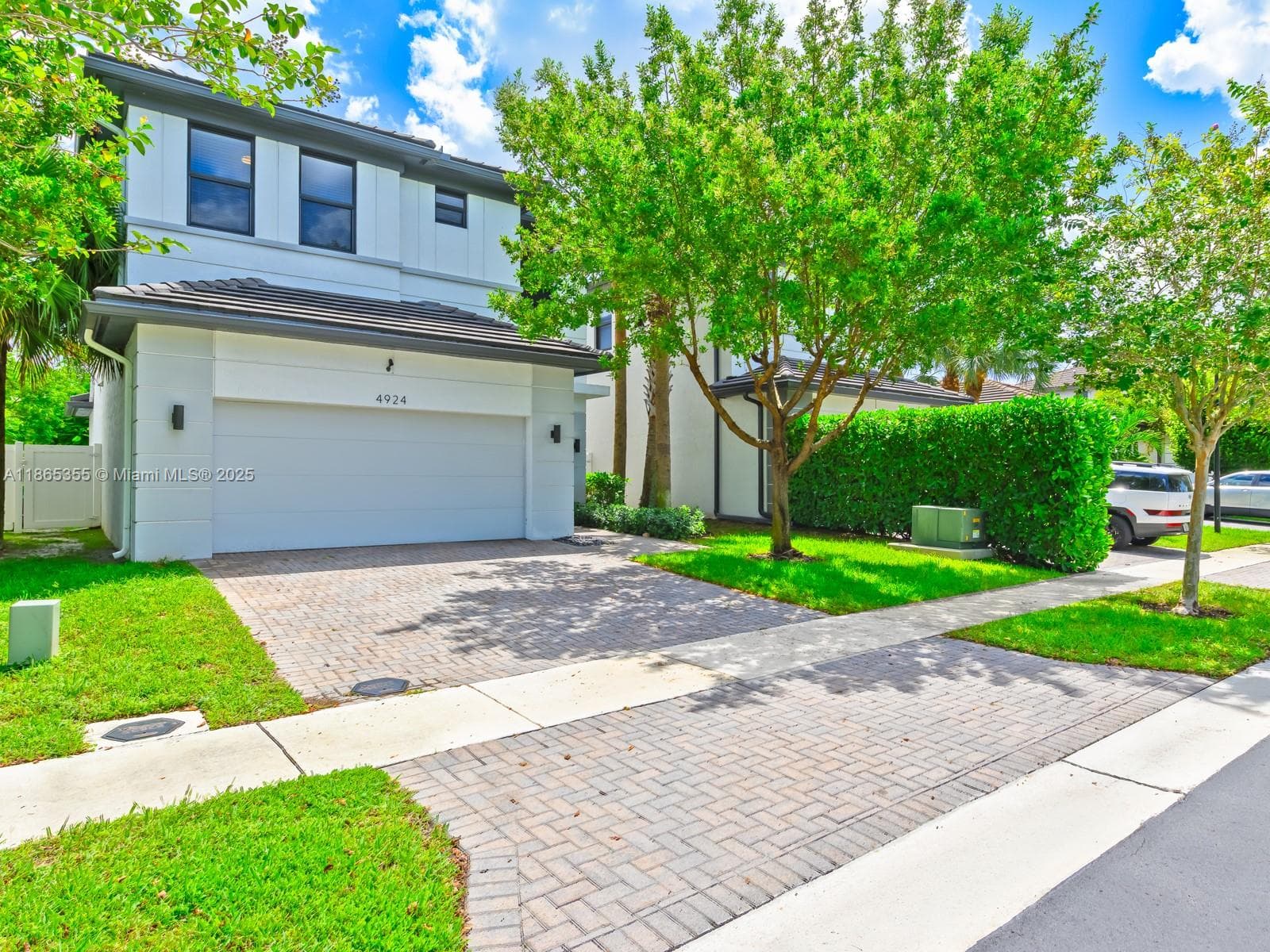 4924 Whispering Way photo 23