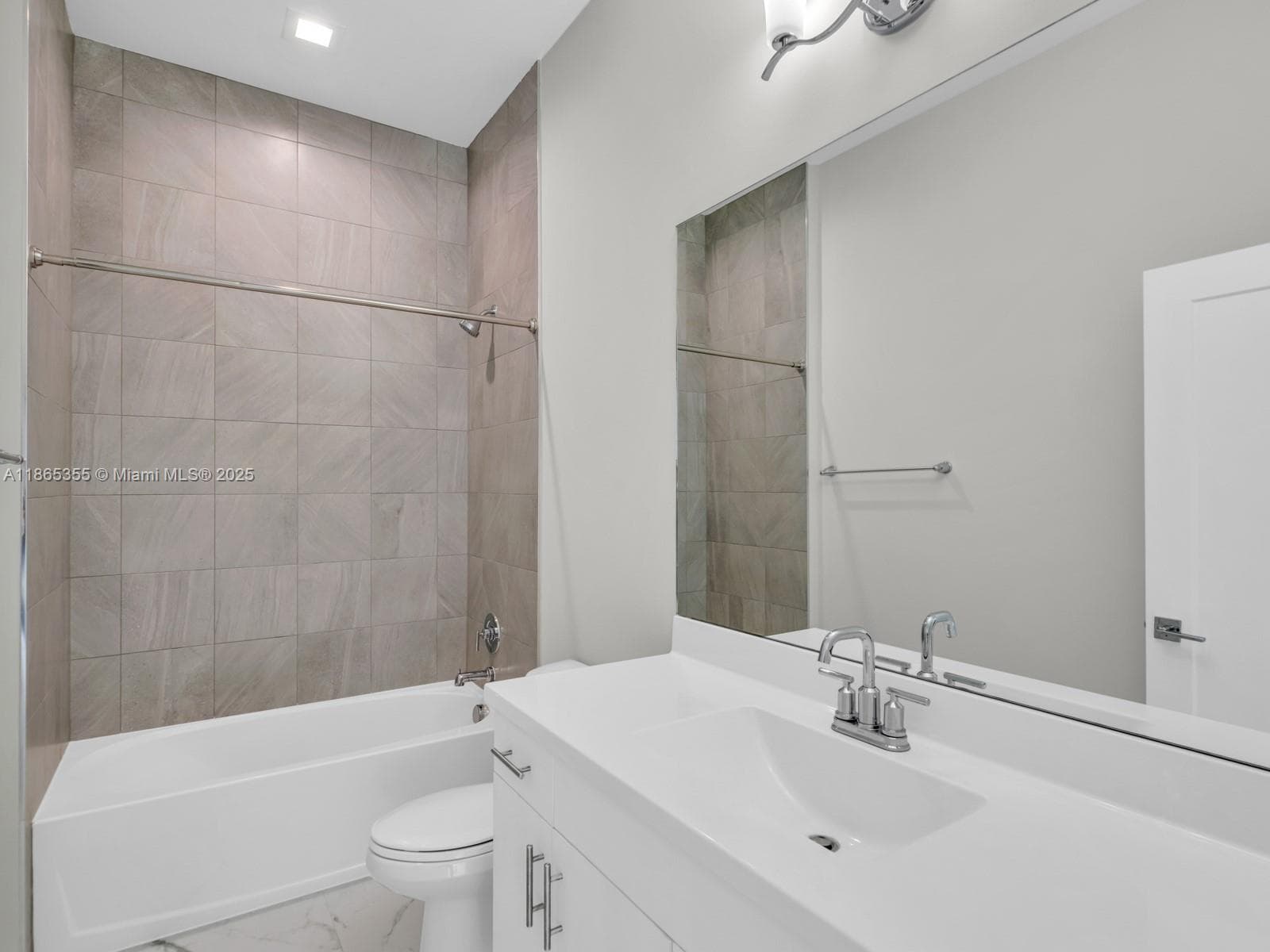 4924 Whispering Way photo 5