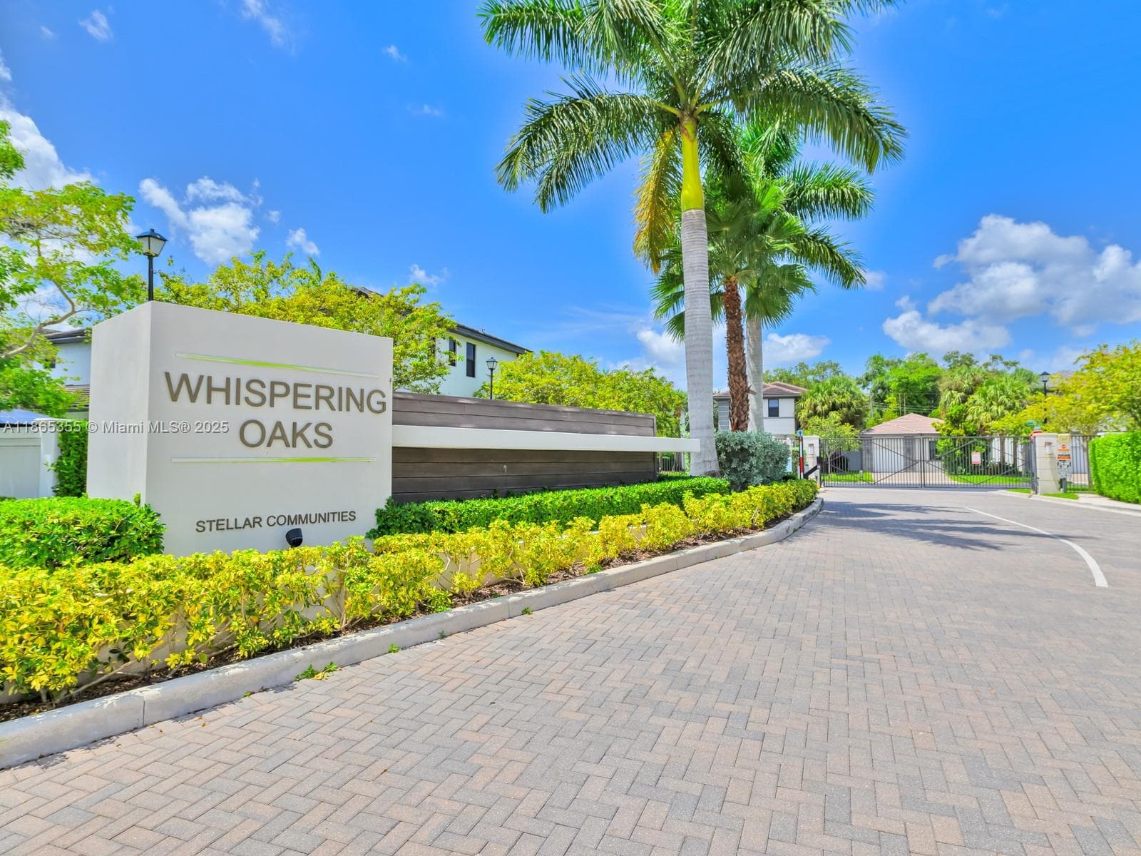 4924 Whispering Way photo 24