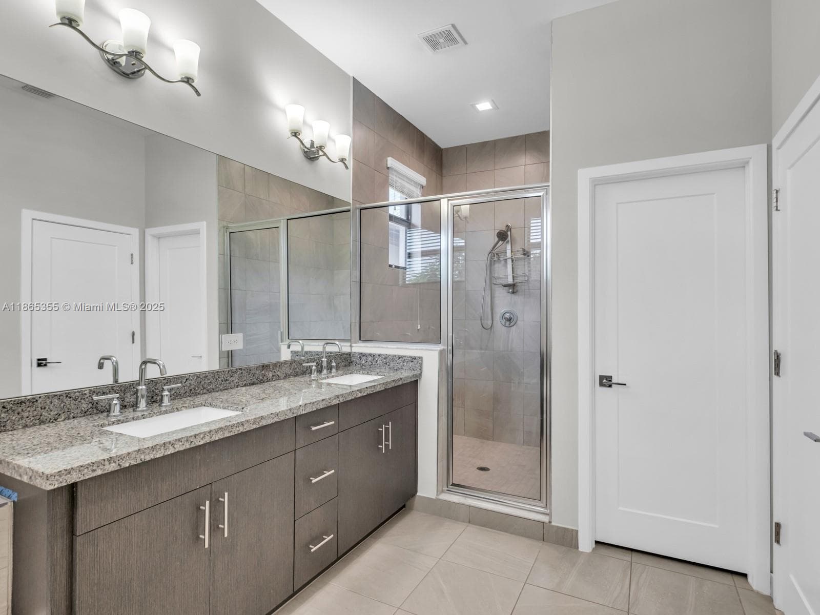 4924 Whispering Way photo 10