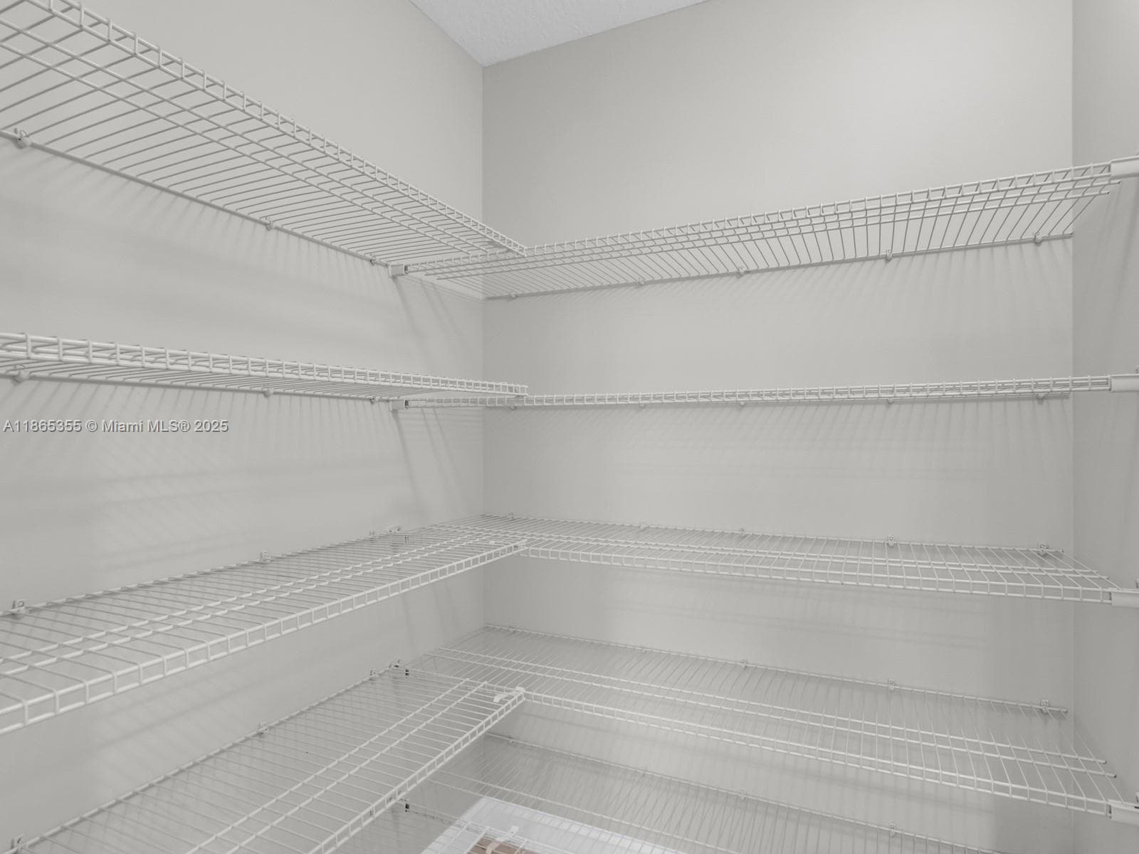 4924 Whispering Way photo 18