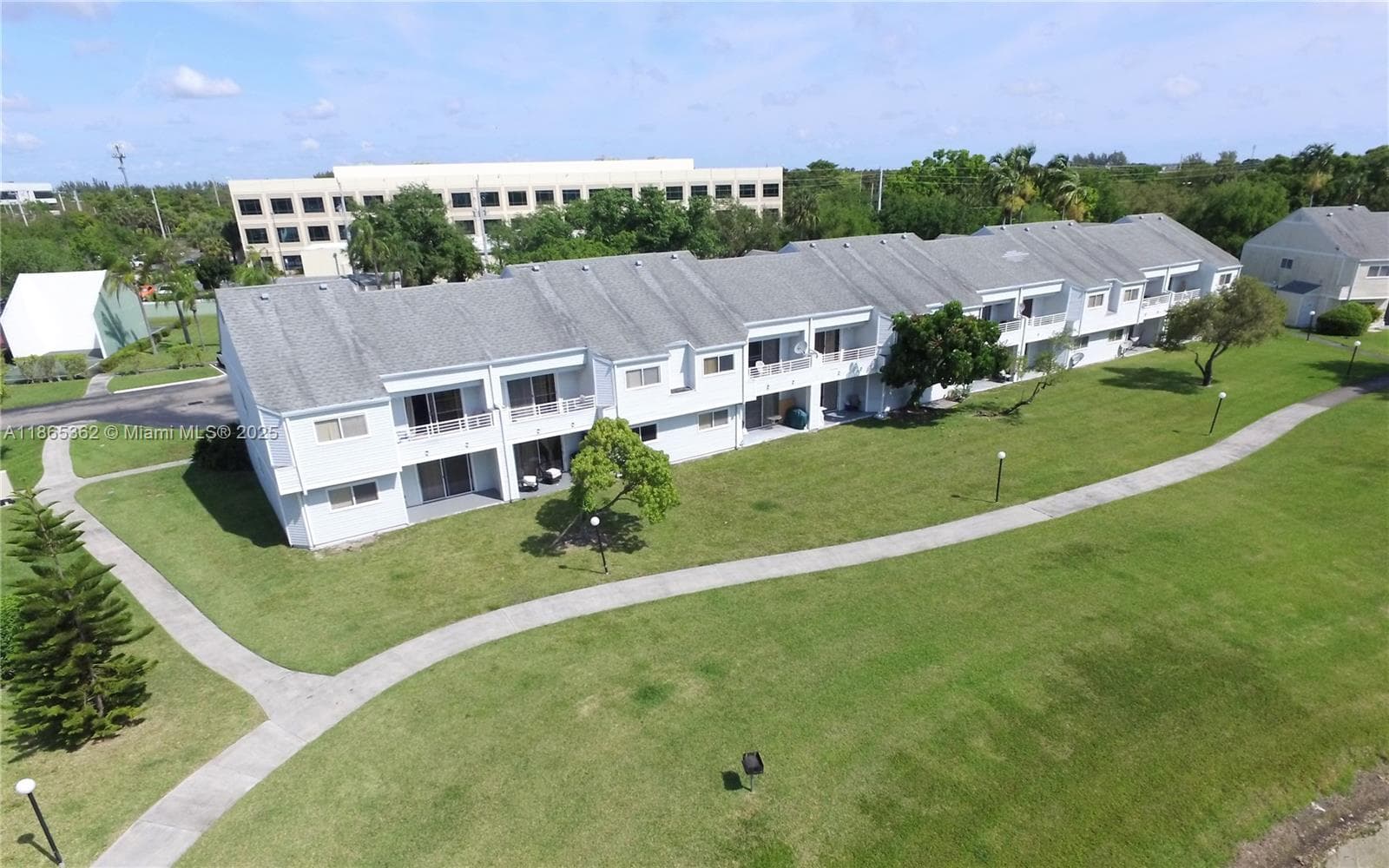 SUMMER LAKE · #104 in Oakland Park - Photo 42