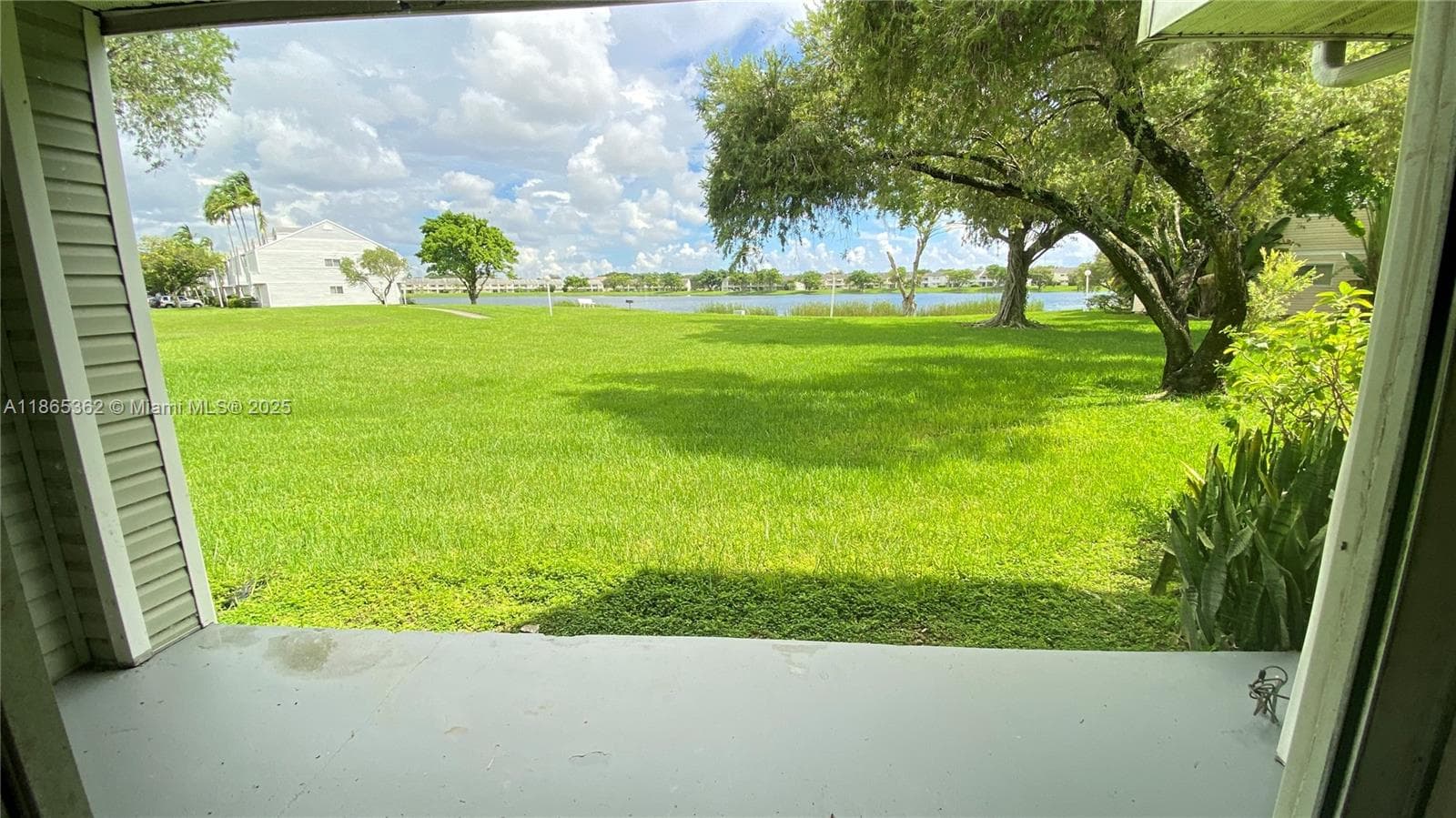 SUMMER LAKE · #104 in Oakland Park - Photo 11
