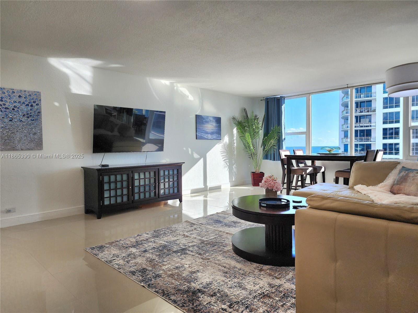 ALEXANDER TOWERS CONDO · #1217 in Hollywood - Photo 3
