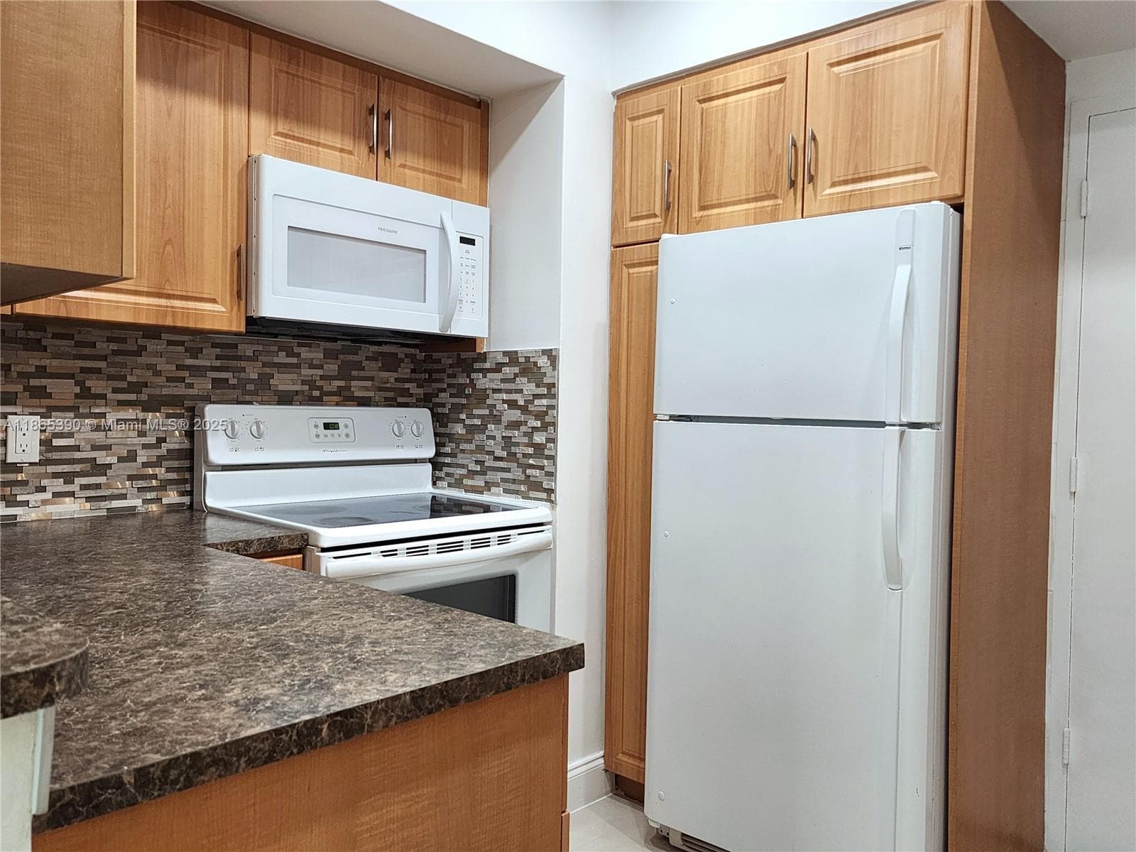 ALEXANDER TOWERS CONDO · #1217 in Hollywood - Photo 10