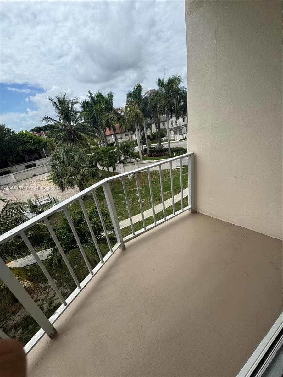 VILLAGE BY THE SEA CONDO · #315-C in Lauderdale By The Sea - Photo 11