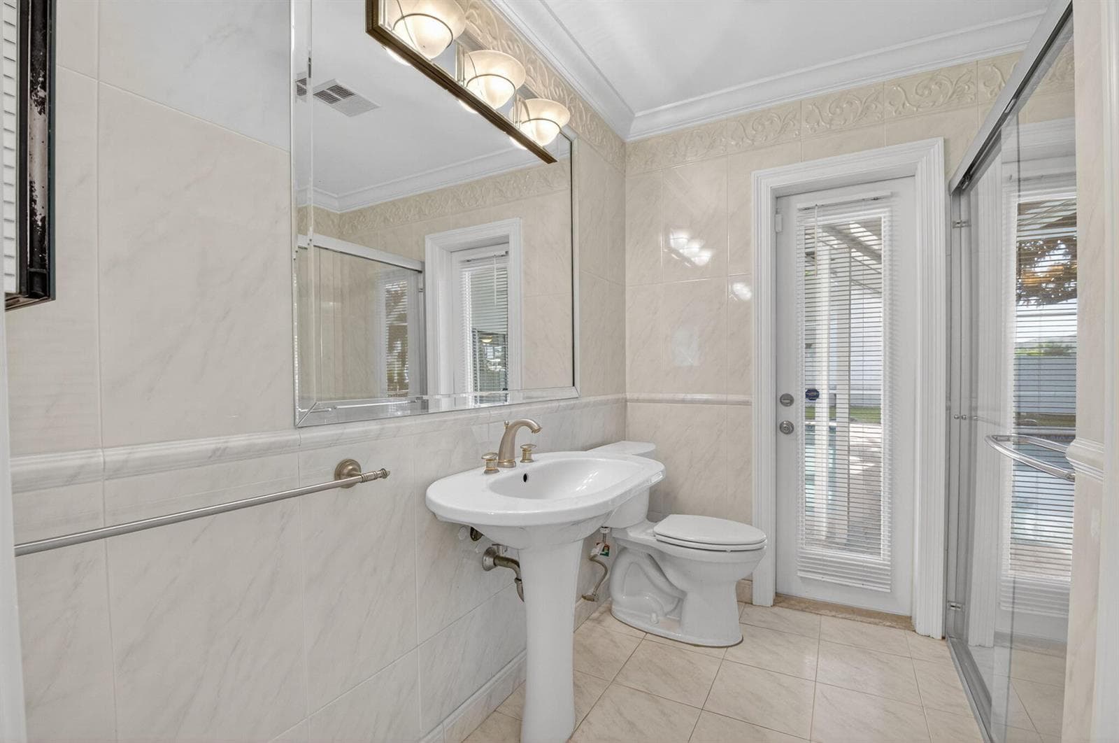 937 2ND Bath