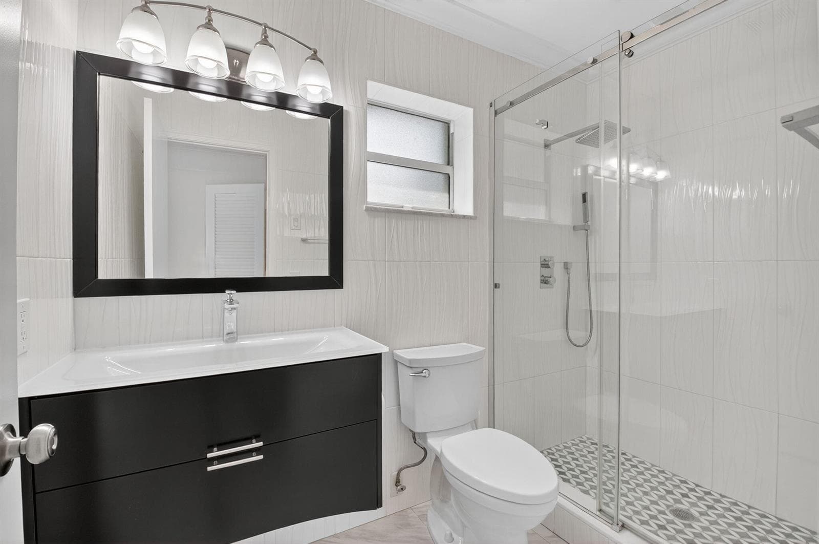 937 Primary Bath