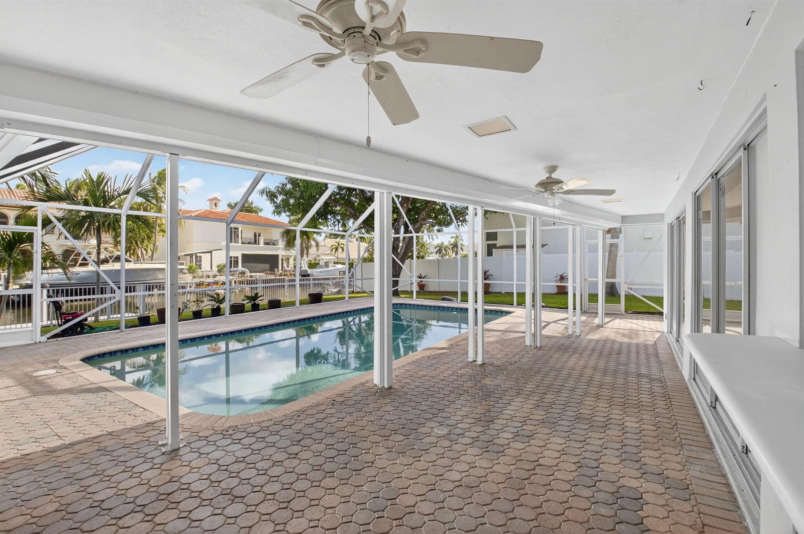 937 Pool outward