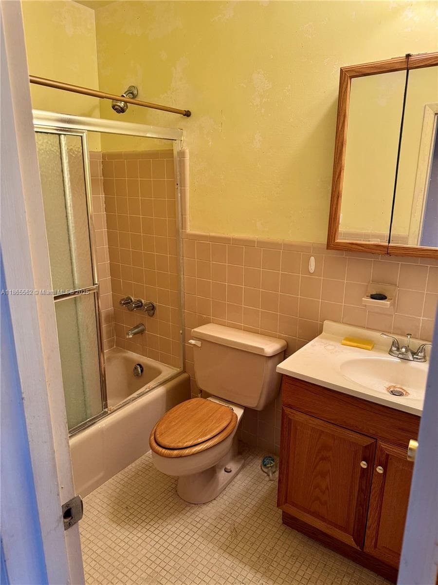 Romont Gardens · #32 in Miami Gardens - Photo 8
