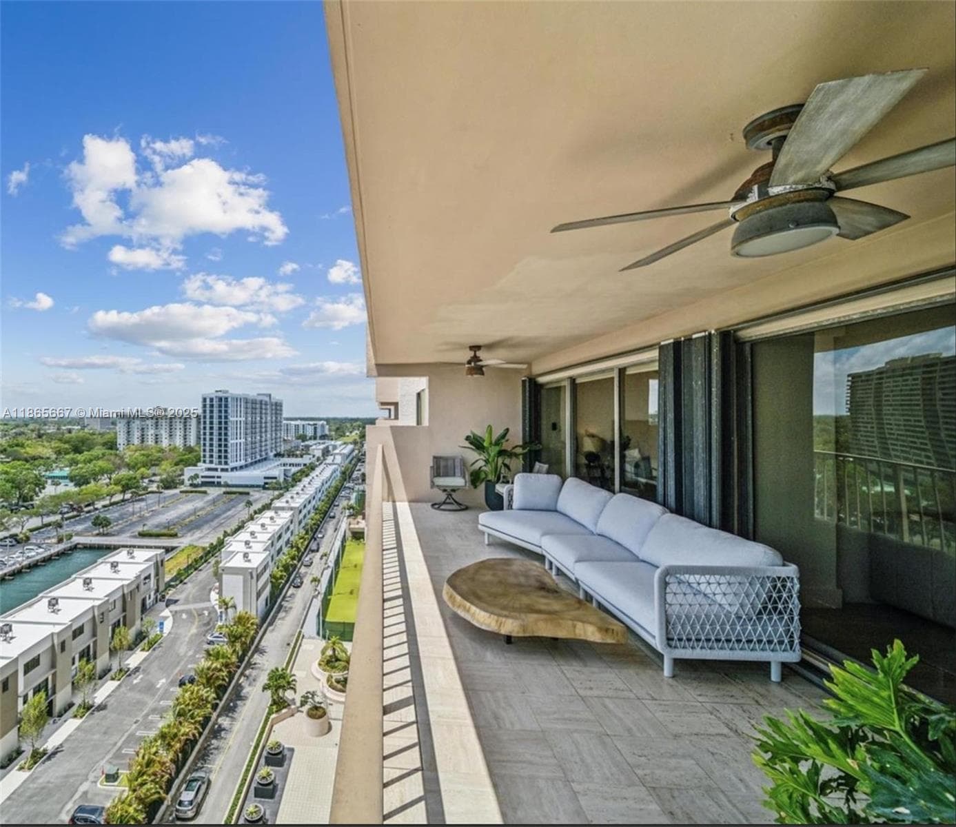CRICKET CLUB CONDO · #1507 in Miami - Photo 2