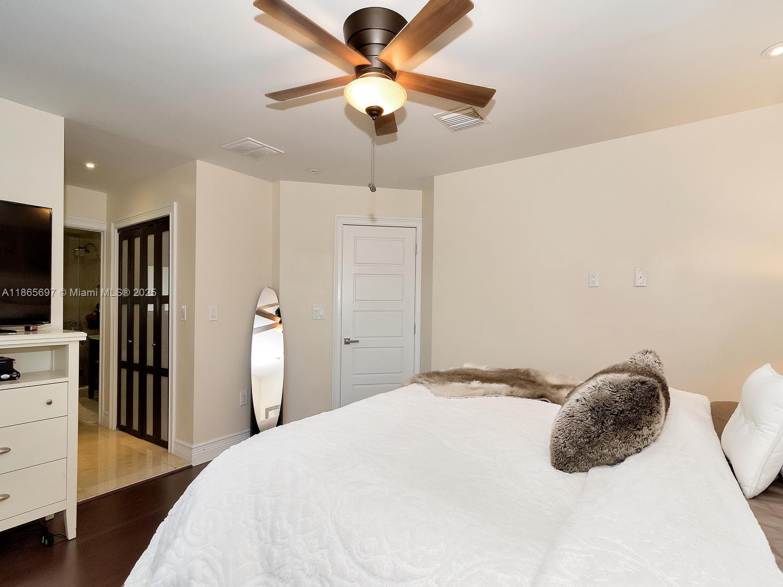 3141 Hollywood Blvd photo 24