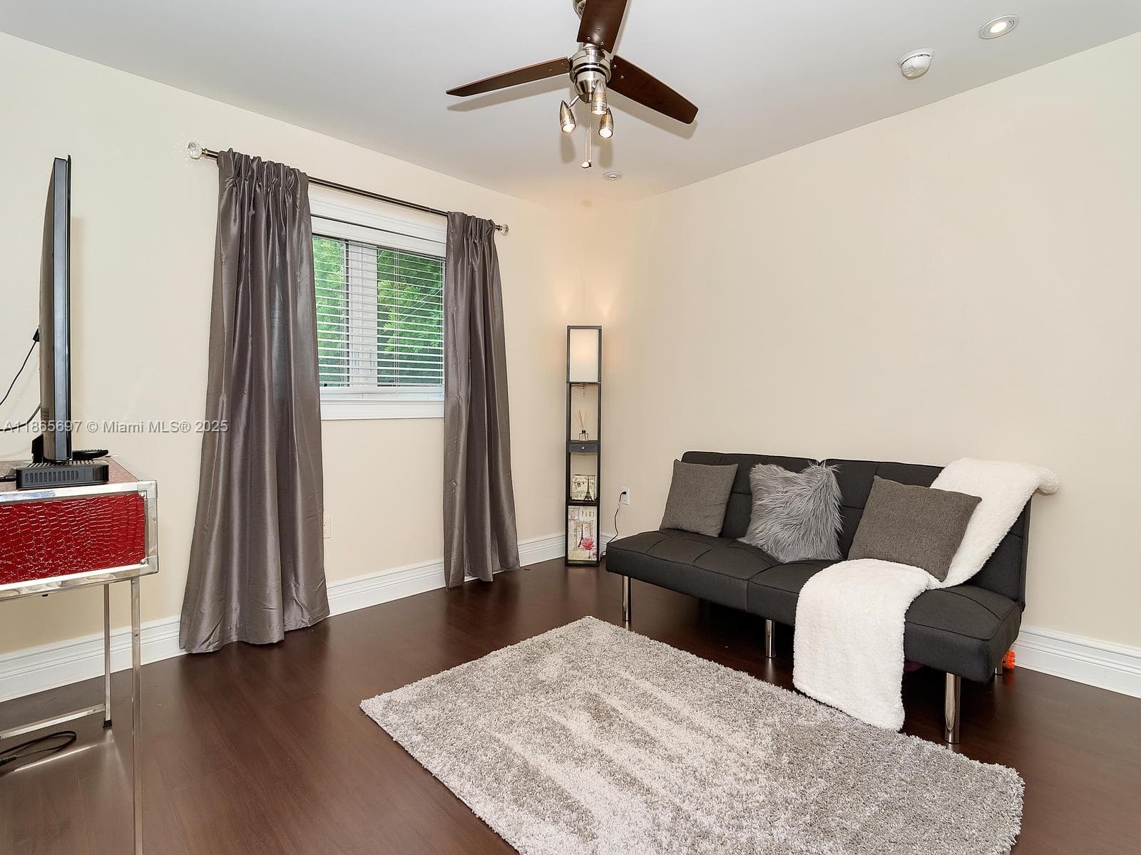 3141 Hollywood Blvd photo 31