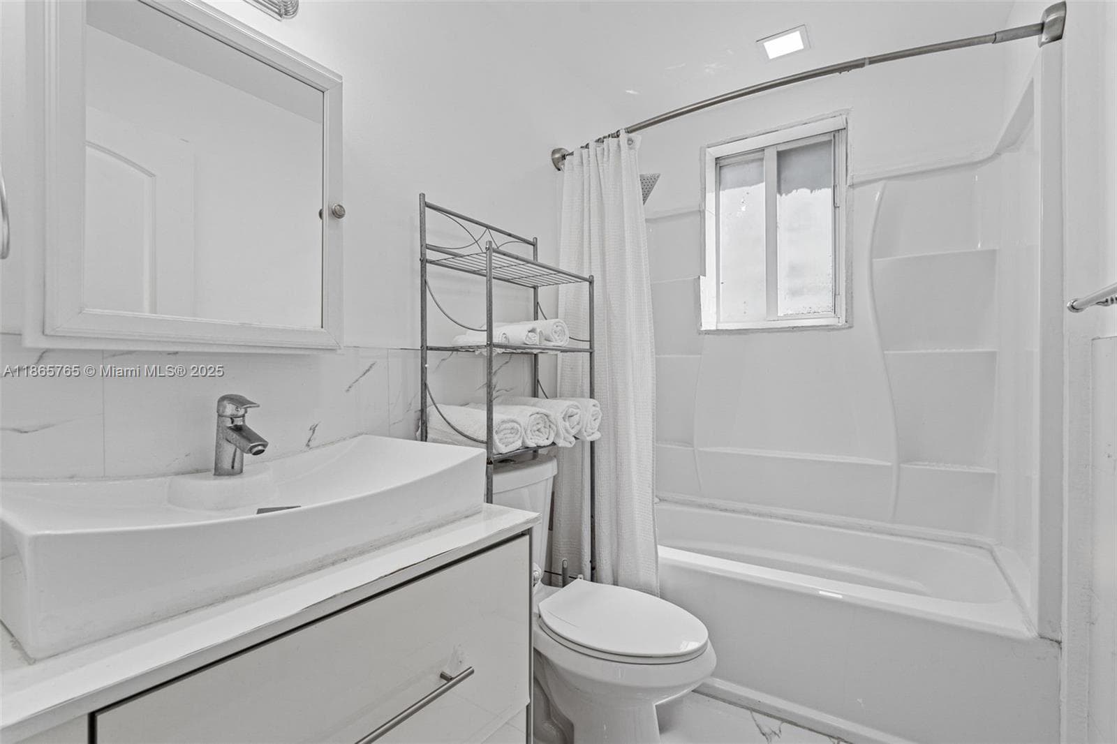 BATHROOM 1 UNIT #2