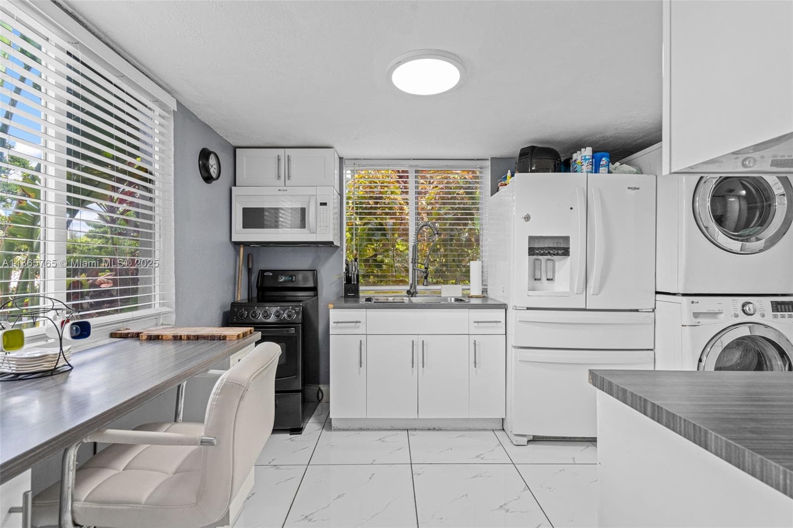 KITCHEN UNIT #1