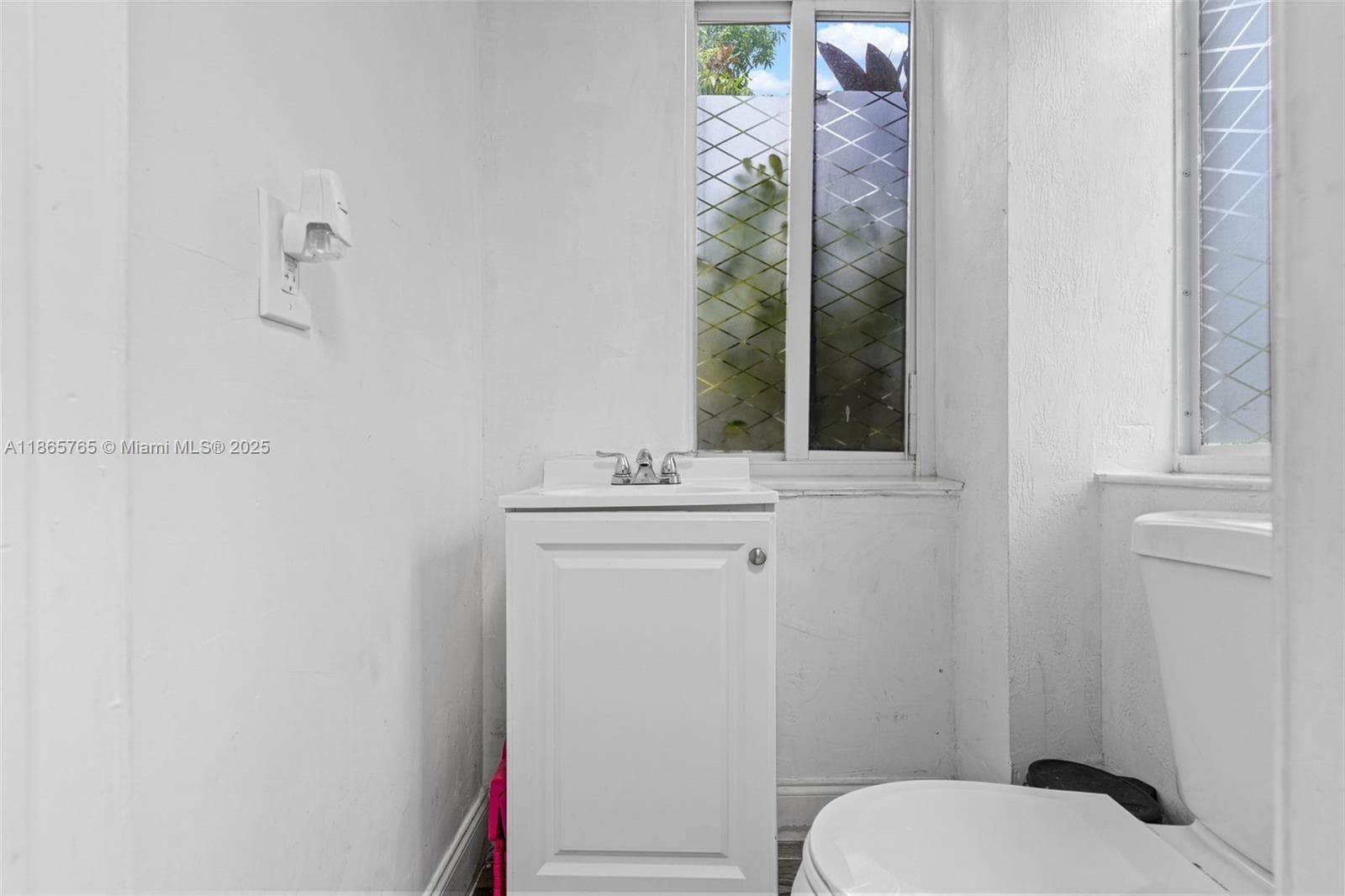 HALF BATHROOM UNIT #1