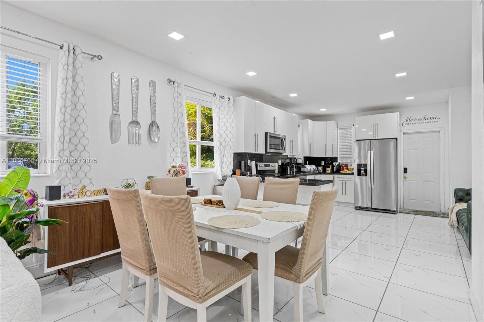 DINING UNIT #2