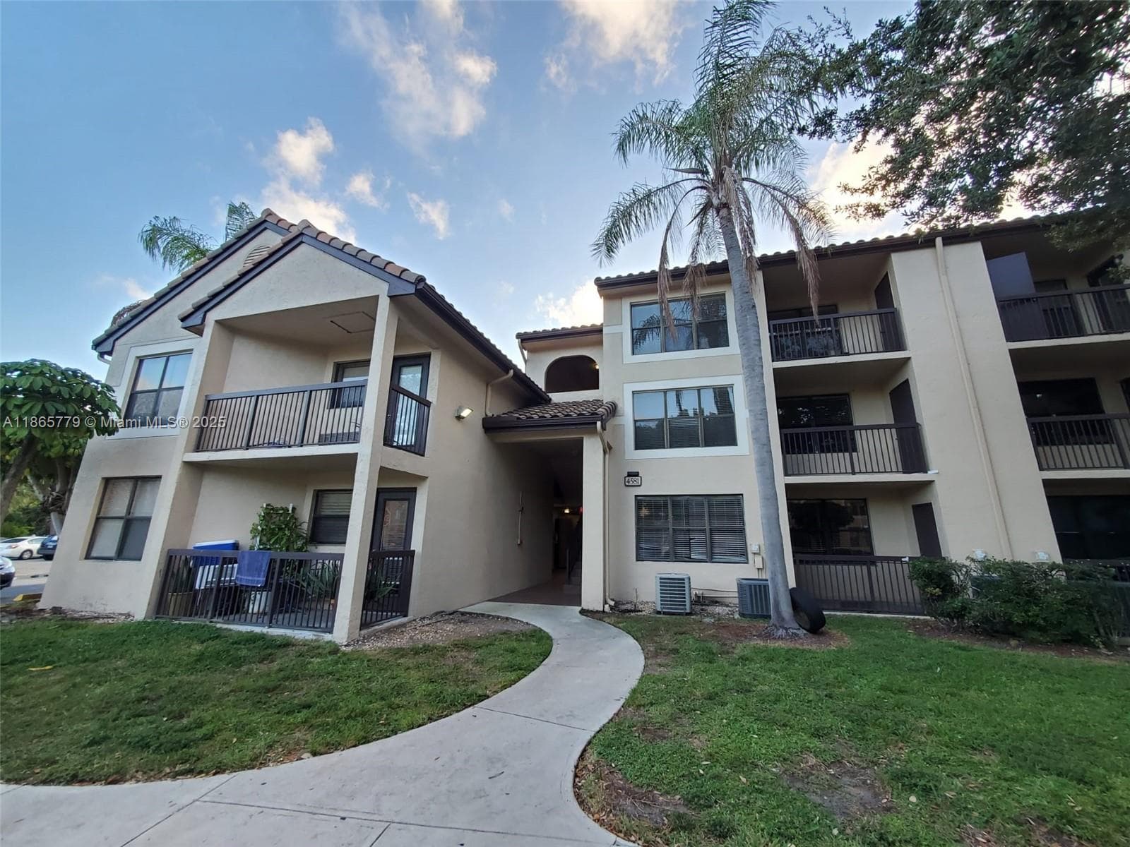 PALM AIRE GARDENS CONDO · #15 in Pompano Beach - Photo 29