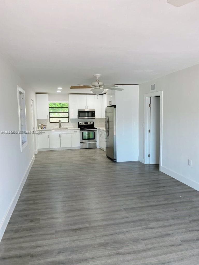 15061 SW 296TH photo 2