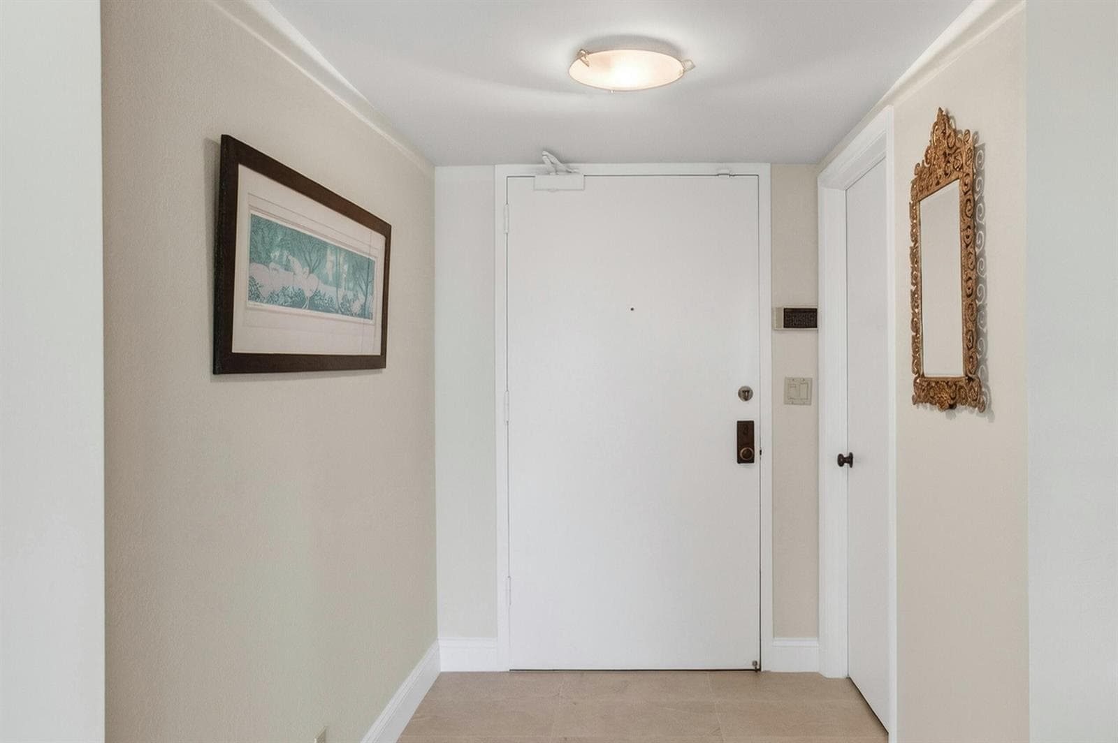 6 - Foyer