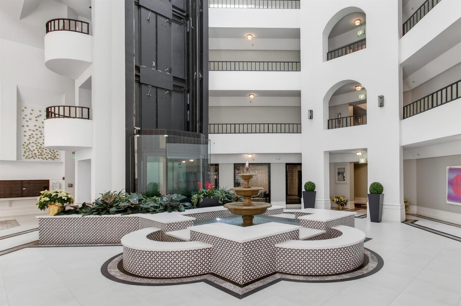 3 - Lobby