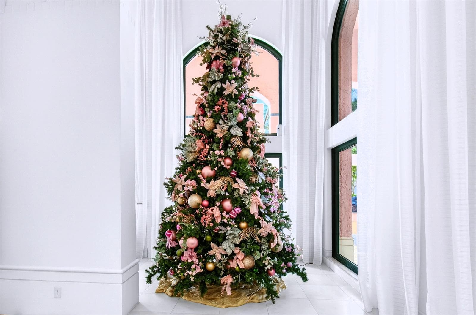 41 - XMass Tree in Lobby