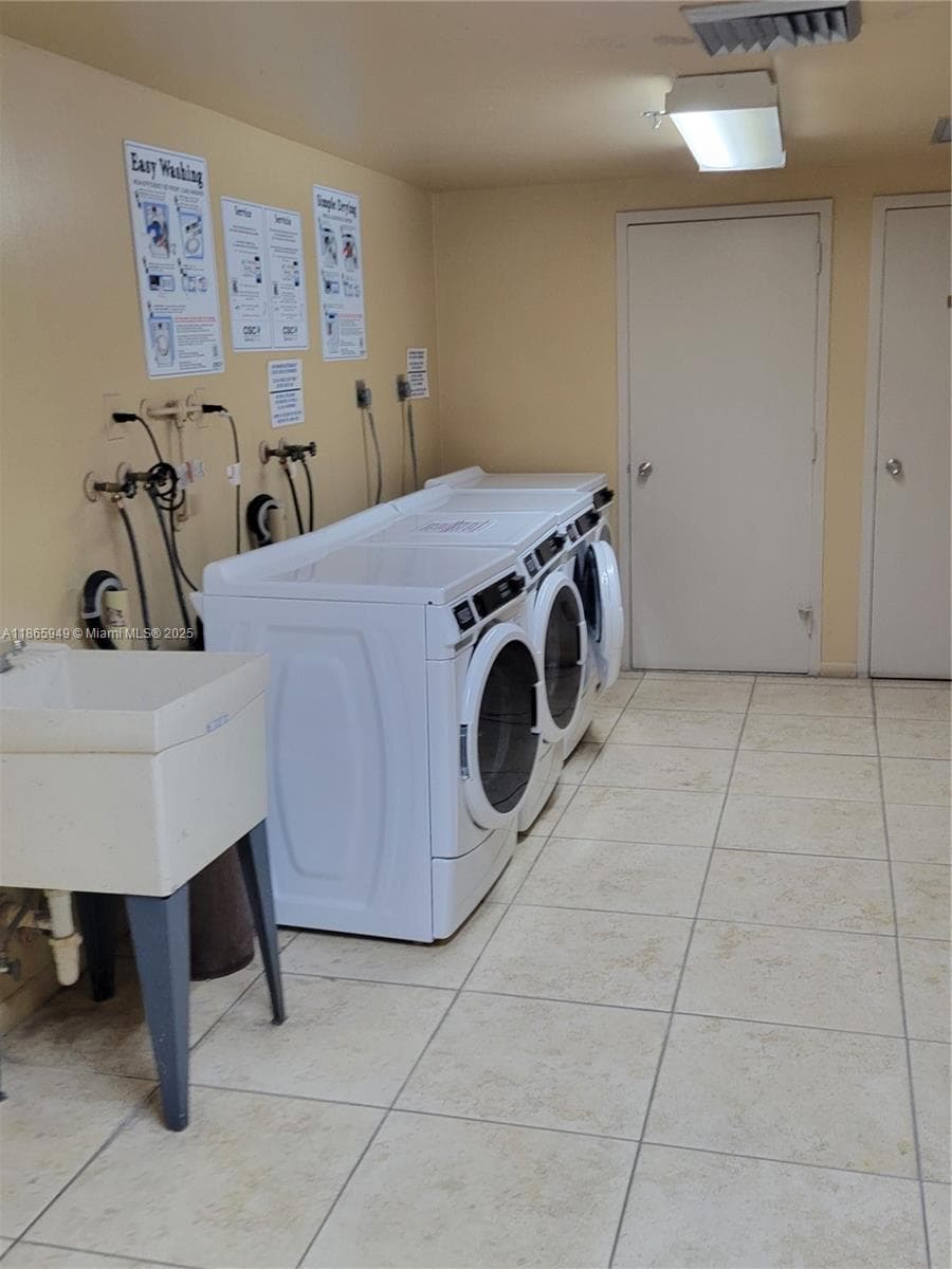 HILLCREST EAST NO 20 COND · #306 in Hollywood - Photo 27