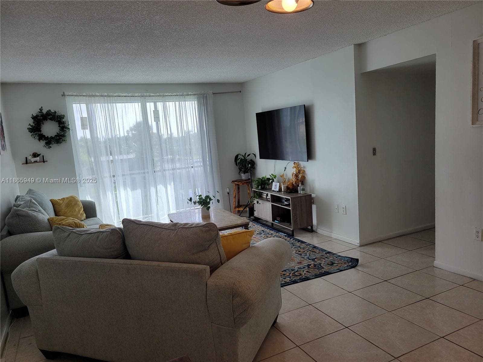 HILLCREST EAST NO 20 COND · #306 in Hollywood - Photo 2