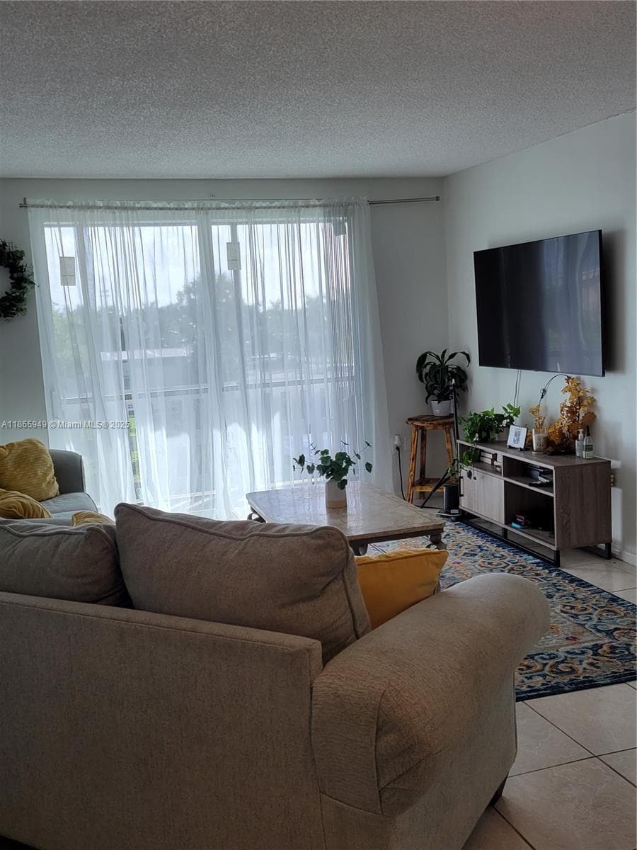HILLCREST EAST NO 20 COND · #306 in Hollywood - Photo 15