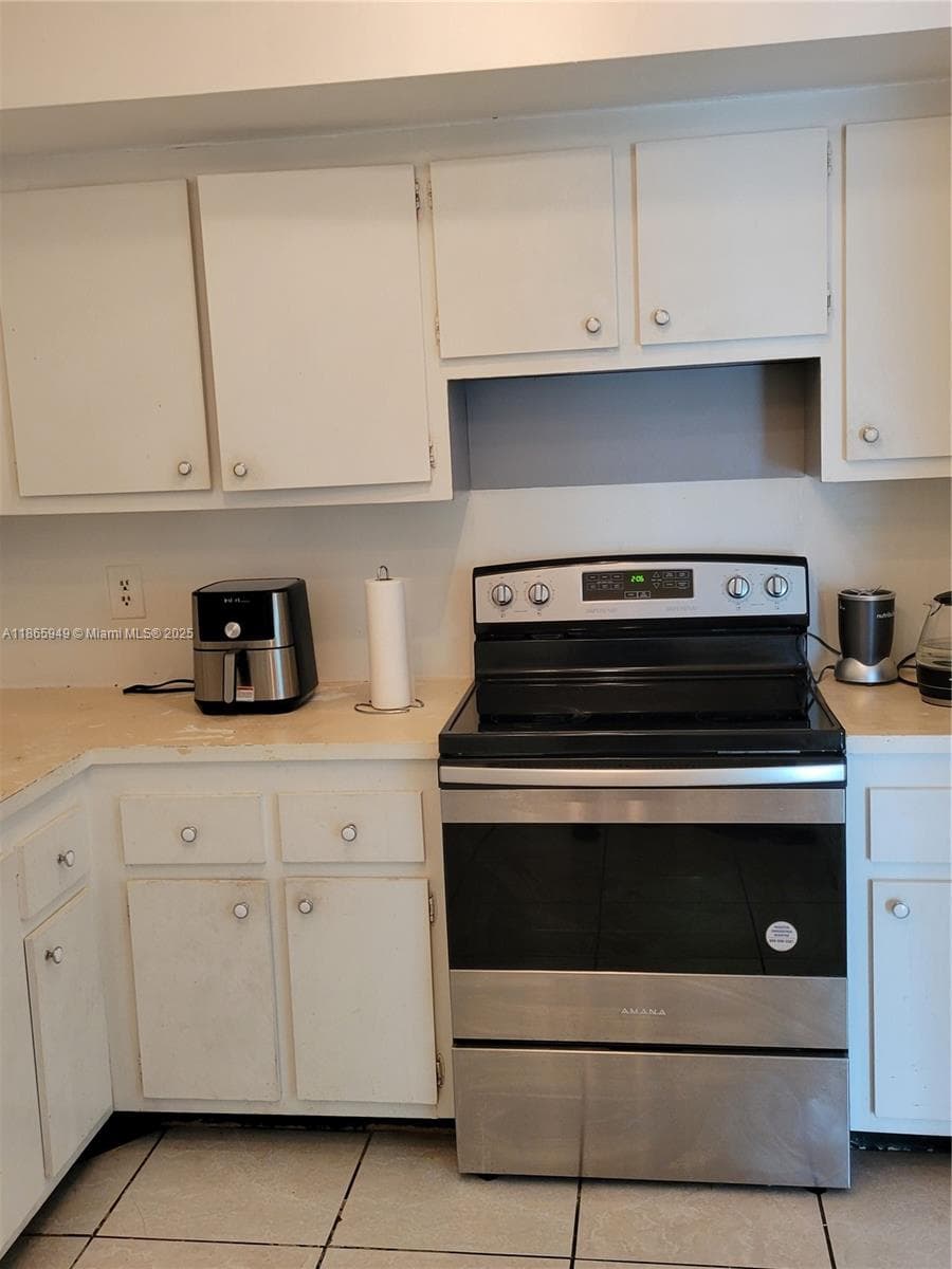 HILLCREST EAST NO 20 COND · #306 in Hollywood - Photo 8